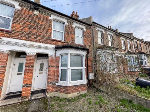 View Full Details for Stuart Road, Gravesend, Kent, DA11 0BY