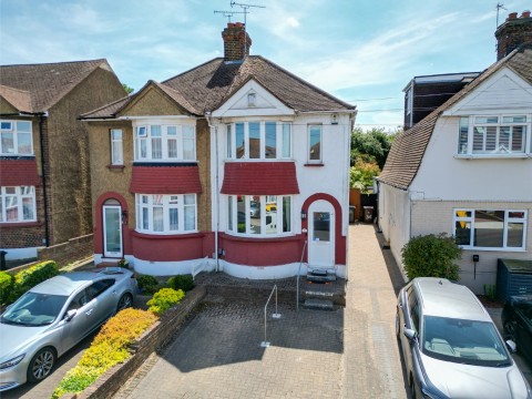 View Full Details for Barr Road, Gravesend, Kent, DA12