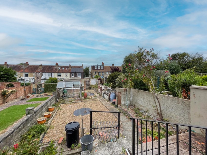 Images for Lingfield Road, Gravesend, DA12