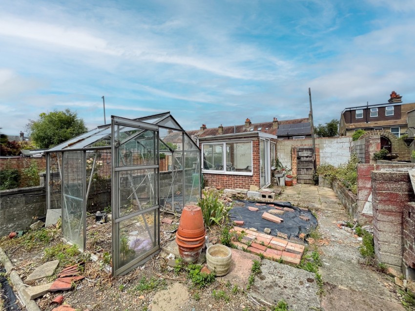 Images for Lingfield Road, Gravesend, DA12