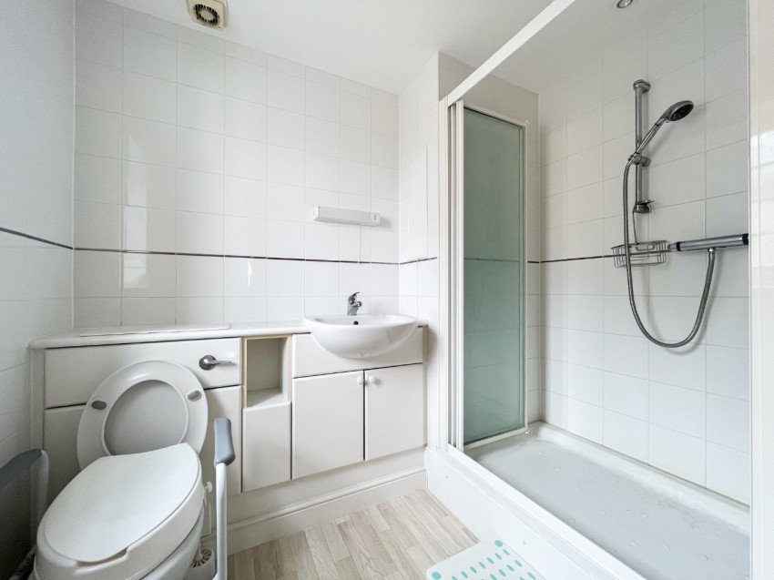 Images for Baltic Wharf, Clifton Marine Parade, Gravesend, Kent, DA11