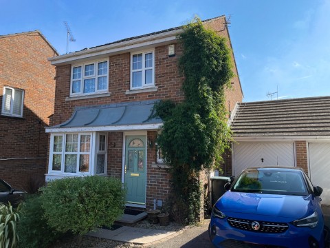 View Full Details for Barham Close, Gravesend, Kent, DA12 2NU