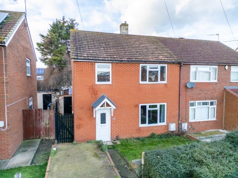 View Full Details for Hartshill Road, Northfleet, Gravesend, Kent, DA11 7DY
