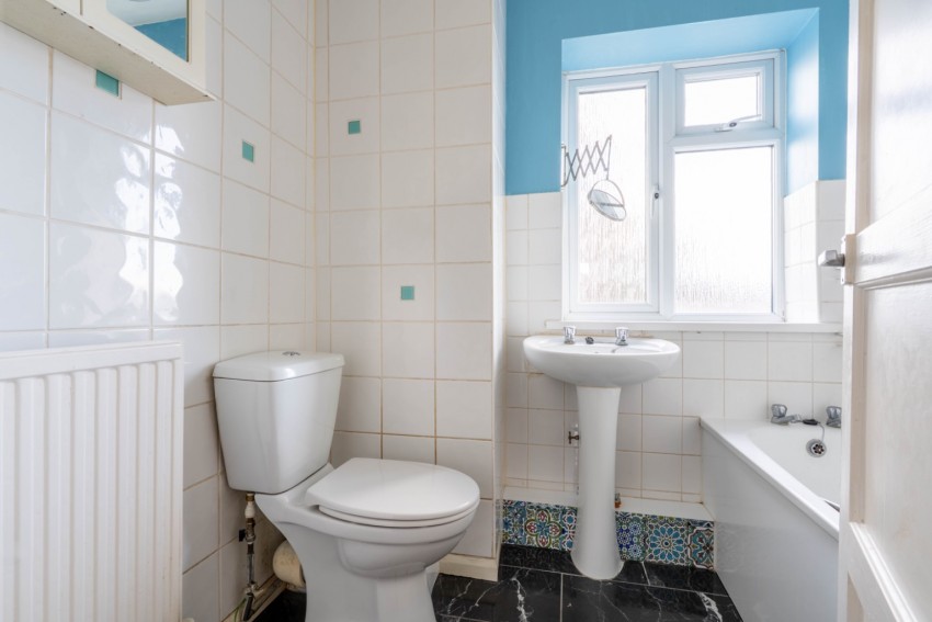 Images for Hartshill Road, Northfleet, Gravesend, Kent, DA11 7DY