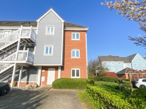 View Full Details for The Lakes, Larkfield, Aylesford, Kent, ME20 6SL