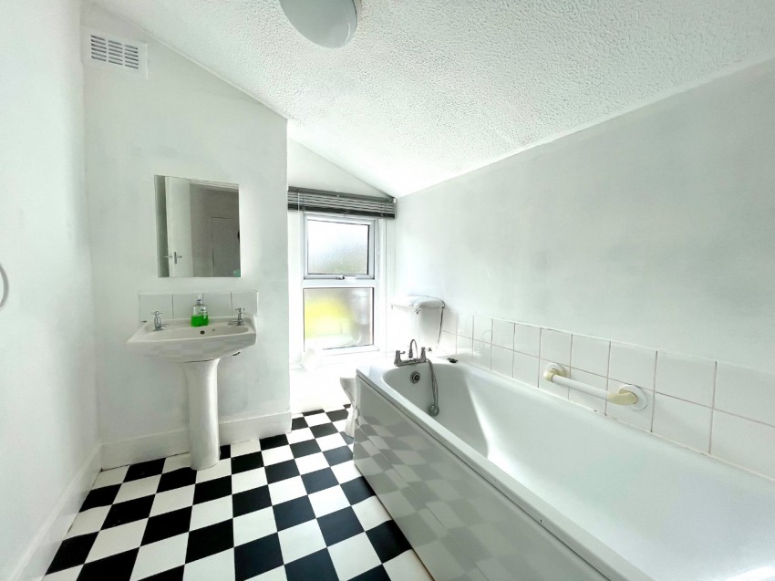 Images for Coopers Road, Northfleet, Gravesend, Kent, DA11 7AH