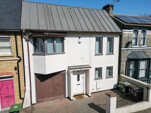 View Full Details for Darnley Street, Gravesend, Kent, DA11