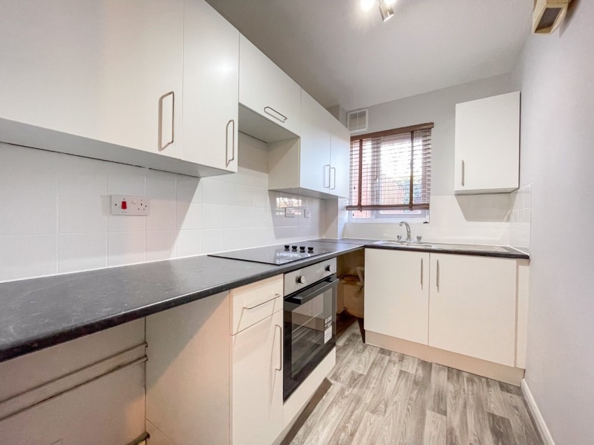 Images for INVESTMENT OPPORTUNITY â THREE ONE-BEDROOM MAISONETTES FOR SALE