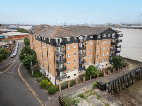 View Full Details for Baltic Wharf, Clifton Marine Parade, Gravesend, Kent, DA11