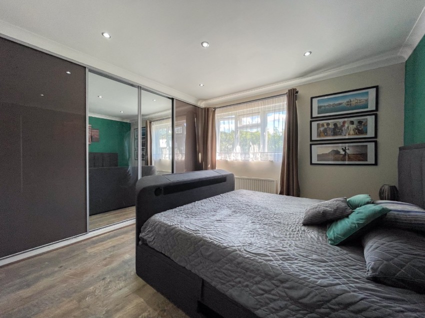 Images for Hollands Close, Shorne, Gravesend, Kent, DA12