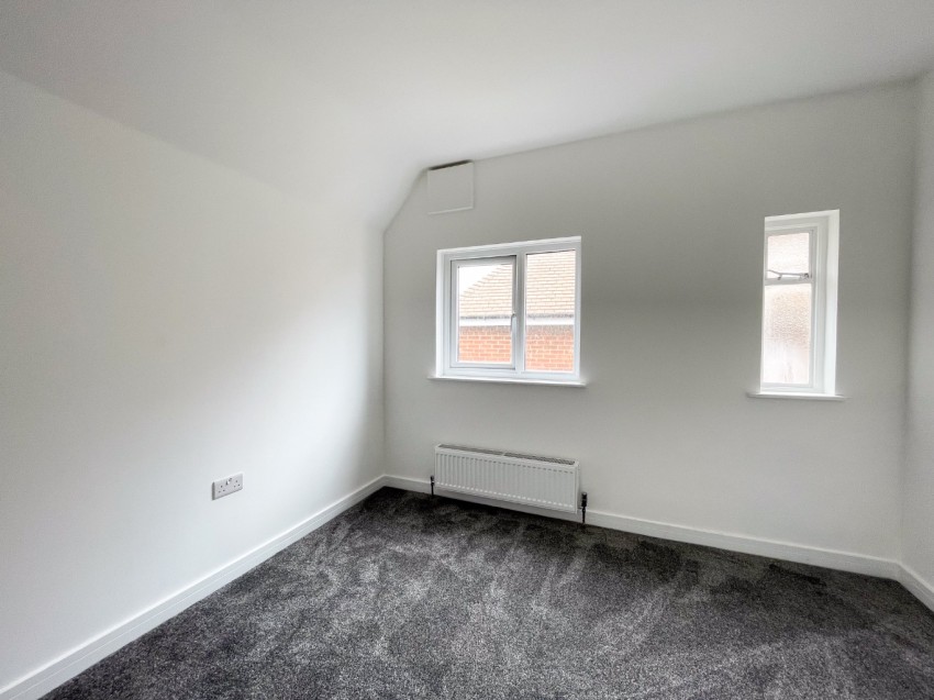 Images for Taunton Vale, Gravesend, Kent, DA12 5RB