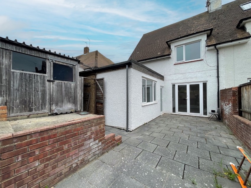 Images for Taunton Vale, Gravesend, Kent, DA12 5RB