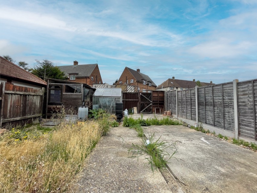 Images for Taunton Vale, Gravesend, Kent, DA12 5RB