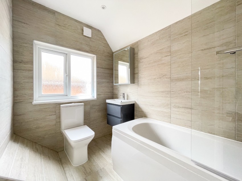 Images for Taunton Vale, Gravesend, Kent, DA12 5RB