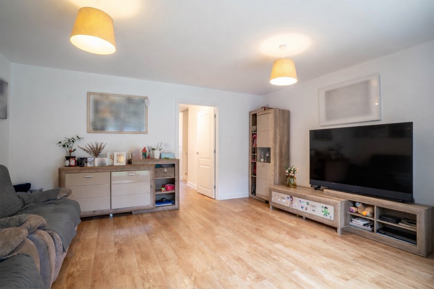 Images for Great Clayne Road, Gravesend, Kent, DA12 2FG