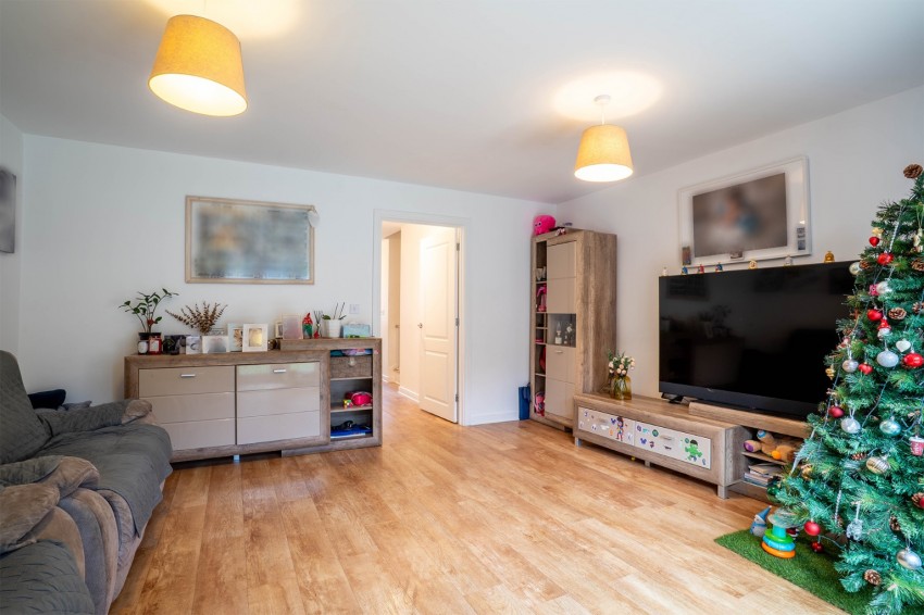 Images for Great Clayne Road, Gravesend, Kent, DA12 2FG