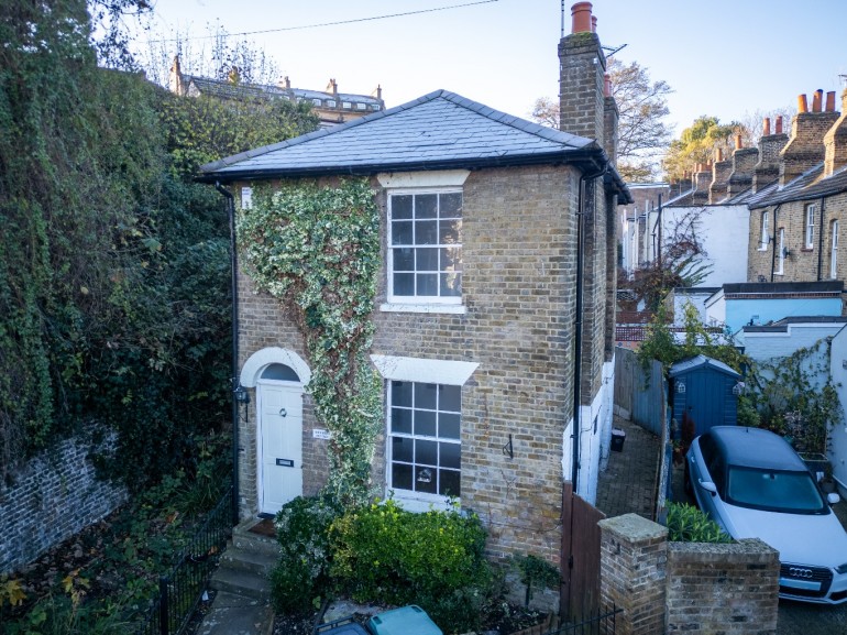 South Hill Road, Gravesend, Kent, DA12 1LA