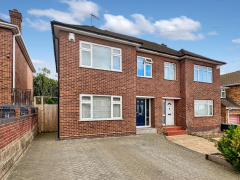 View Full Details for St Francis Avenue, Gravesend, Kent, DA12