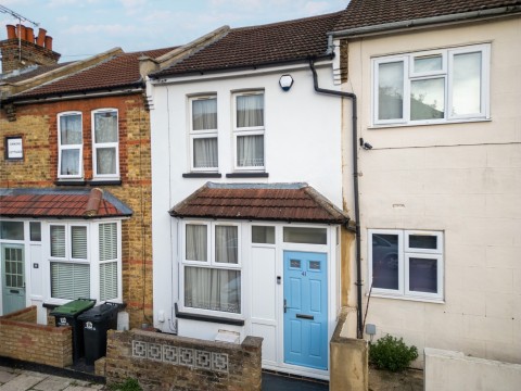 View Full Details for Alfred Road, Gravesend, Kent, DA11 7QF