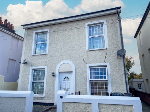 View Full Details for Albion Road, Gravesend, Kent, DA12 2SR