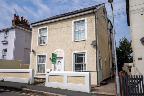View Full Details for Albion Road, Gravesend, Kent, DA12 2SR