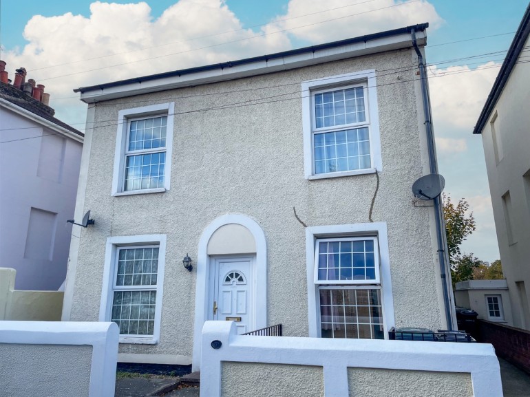 Albion Road, Gravesend, Kent, DA12 2SR