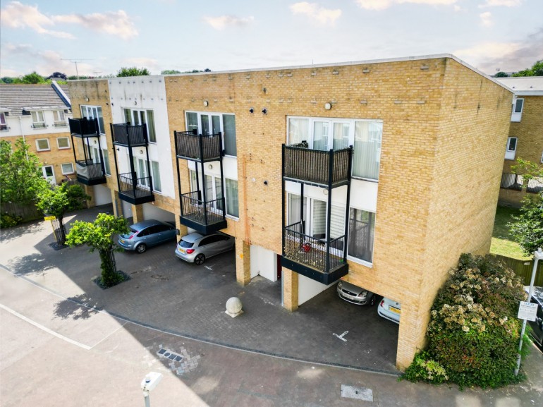 Amazon Court, Admirals Way, Gravesend, Kent, DA12 2AY