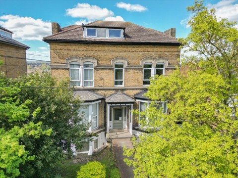 View Full Details for Glen View, Gravesend, Kent, DA12 1LP