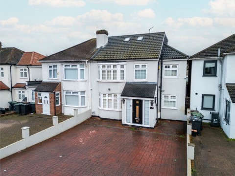 View Full Details for Valley Drive, Gravesend, Kent, DA12 5RR