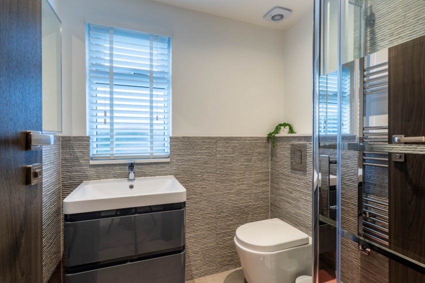 Images for Valley Drive, Gravesend, Kent, DA12 5RR