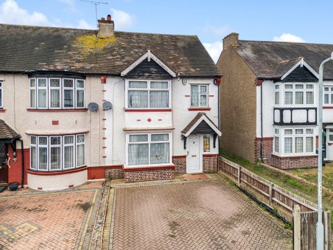 View Full Details for The Fairway, Gravesend, Kent, DA11 7LW