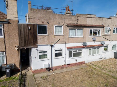 View Full Details for St. Marks Avenue, Northfleet, Gravesend, Kent, DA11 9LJ