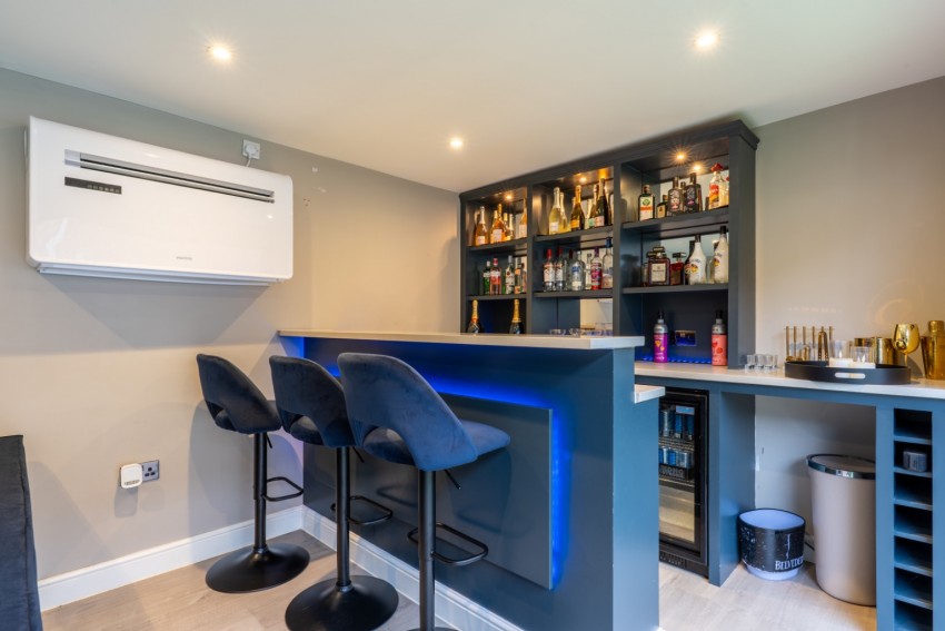 Images for Cirrus Crescent, Gravesend