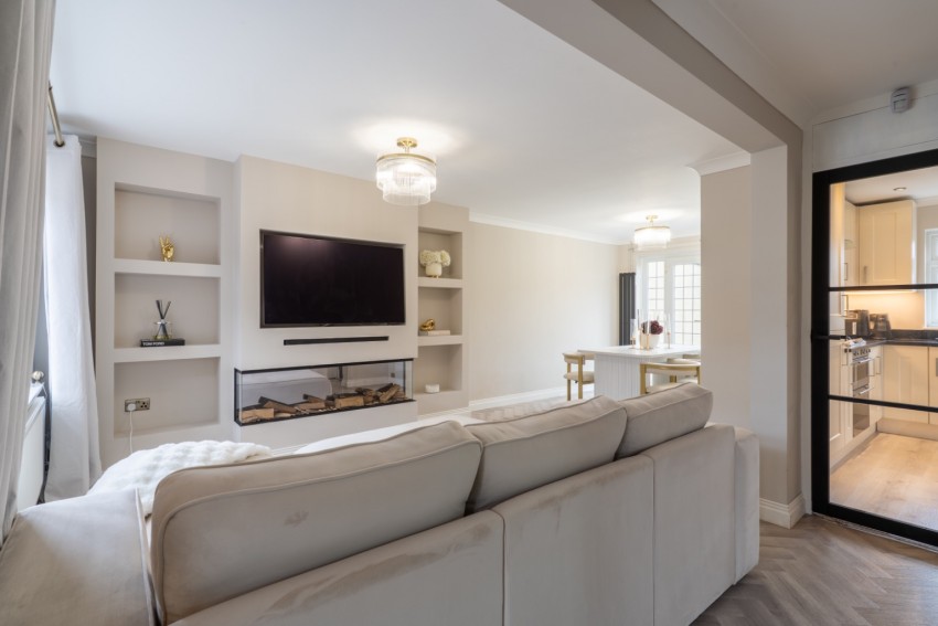 Images for Cirrus Crescent, Gravesend