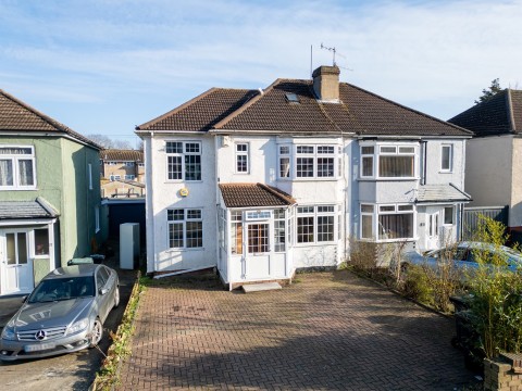 View Full Details for Valley Drive, Gravesend, DA12 5RR