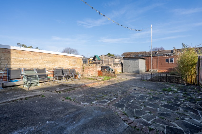 Images for Valley Drive, Gravesend, DA12 5RR