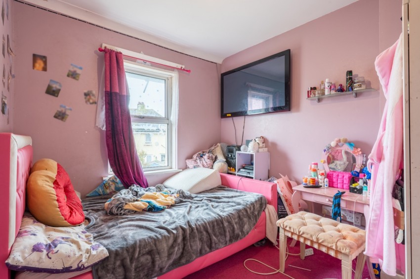 Images for Poplar Avenue, Gravesend, Kent, DA12