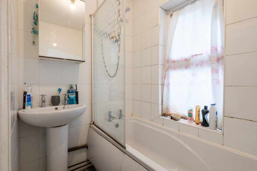 Images for Poplar Avenue, Gravesend, Kent, DA12