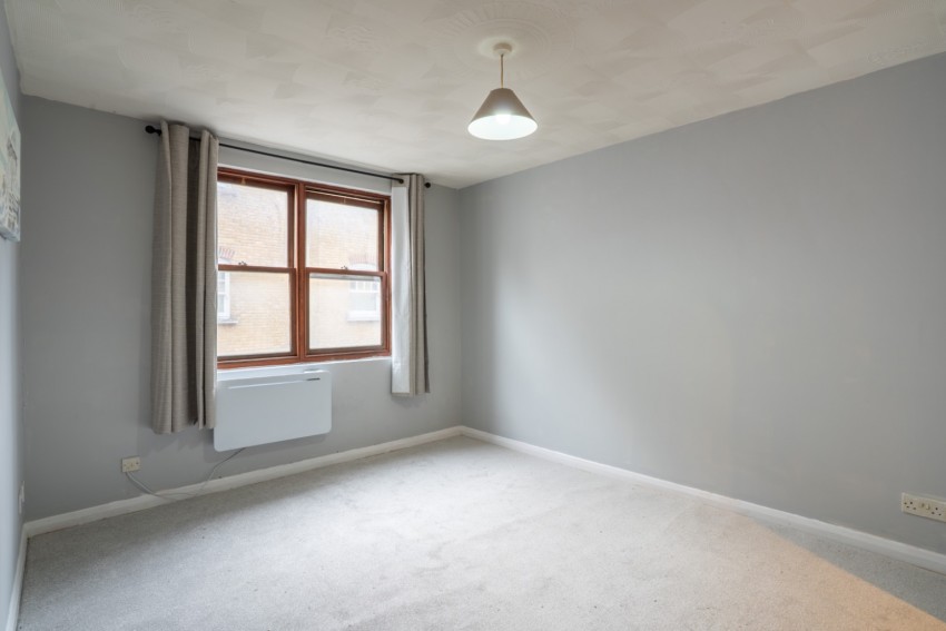 Images for Vine Court, Brewhouse Yard, Gravesend, Kent, DA12 2EJ