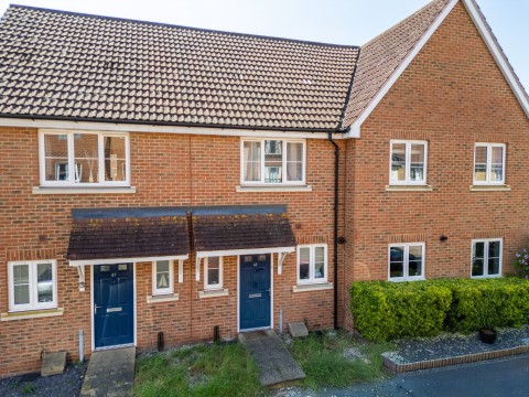 View Full Details for Hardy Avenue, Dartford, Kent, DA1 2FE