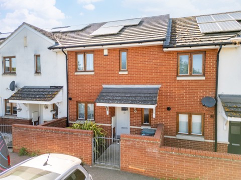 View Full Details for Palmer Avenue, Gravesend, Kent, DA12 5NG