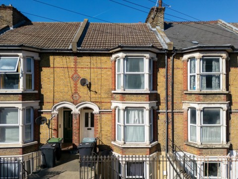View Full Details for The Terrace, Gravesend, Kent, DA12 2BB
