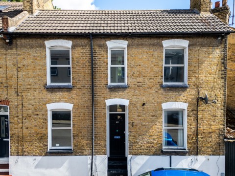 View Full Details for Salisbury Road, Chatham, Kent, ME4 5NN