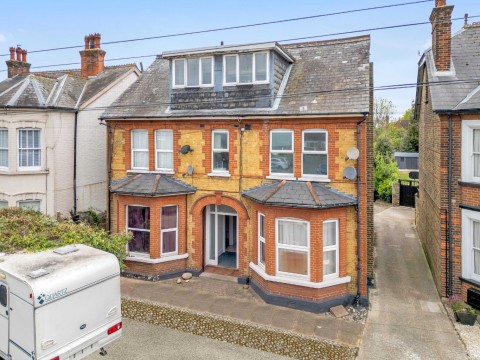 View Full Details for Darnley Road, Gravesend, Kent, DA11 0SN