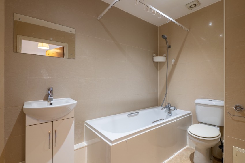 Images for Wrotham Road, Gravesend, Kent, DA11 0DU