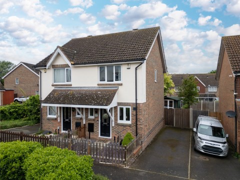 View Full Details for Richmond Drive, Gravesend, Kent, DA12 4DJ