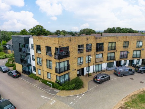 View Full Details for Southfields House, 5 Southfields Green, Gravesend, Kent, DA11 7BF
