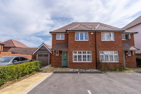 View Full Details for Frost Close, Weldon, Ebbsfleet Valley, Swanscombe, Kent, DA10 1AS