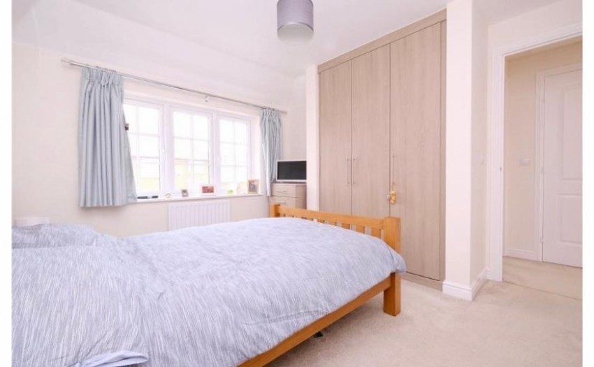 Images for Frost Close, Weldon, Ebbsfleet Valley, Swanscombe, Kent, DA10 1AS