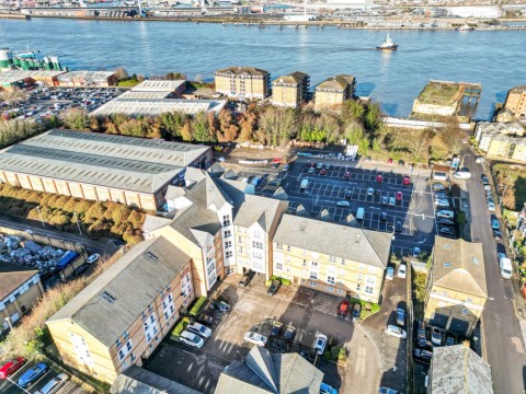 View Full Details for Fairfield Square, Stuart Road, Gravesend, Kent, DA11 0DT
